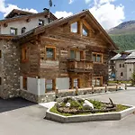 Wind Mountain Planet House